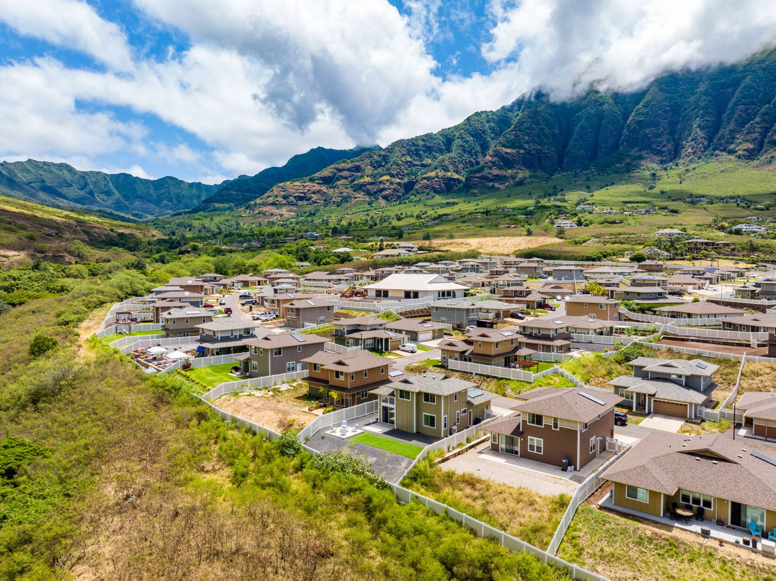 Home in Waianae · ★4.89 · 3 bedrooms · 6 beds · 2.5 private baths - Image 52