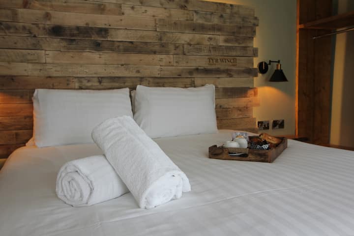 4. Stunning King Room - Cardiff