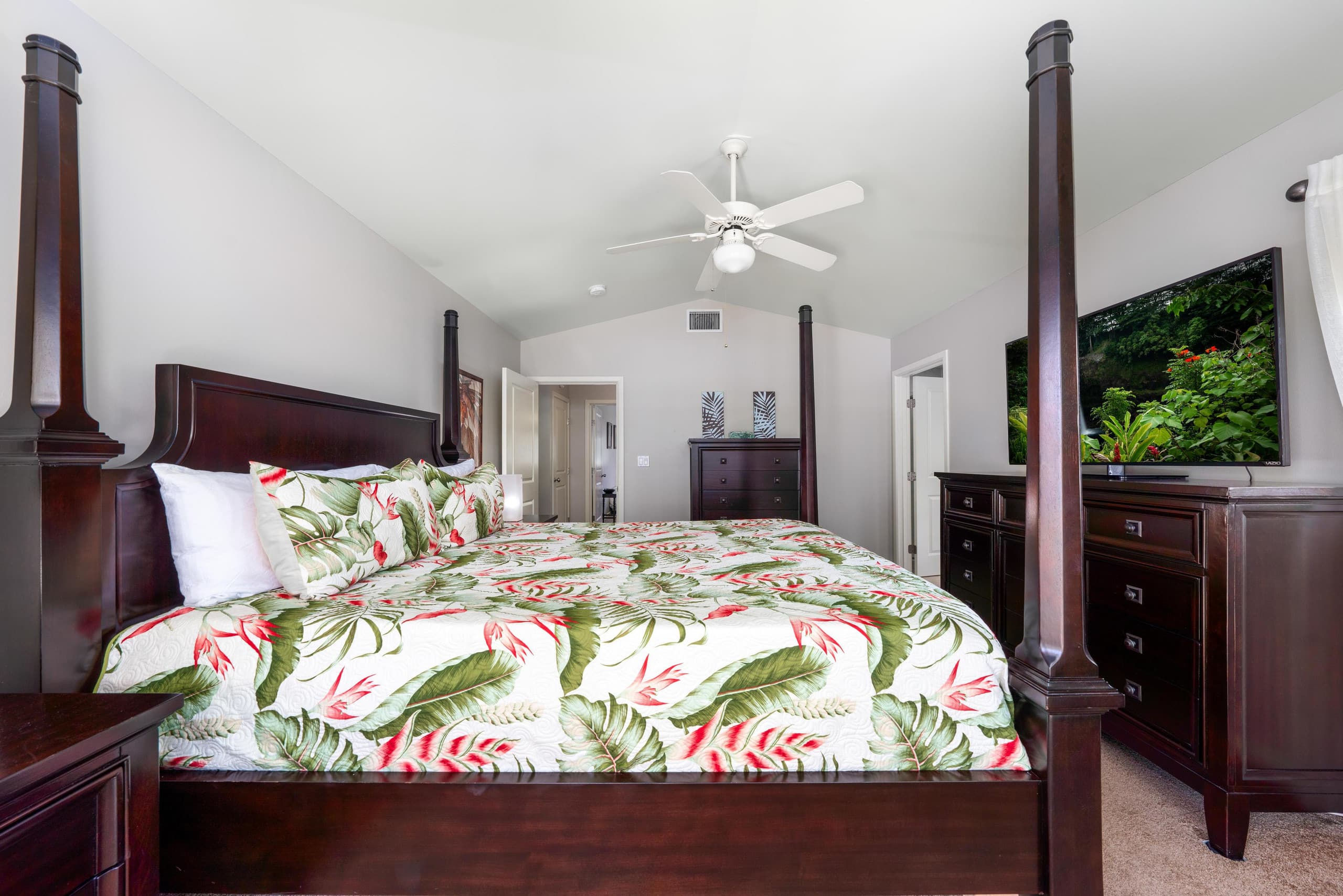 Townhouse in Kailua-Kona · ★4.77 · 3 bedrooms · 4 beds · 3 baths - Image 16