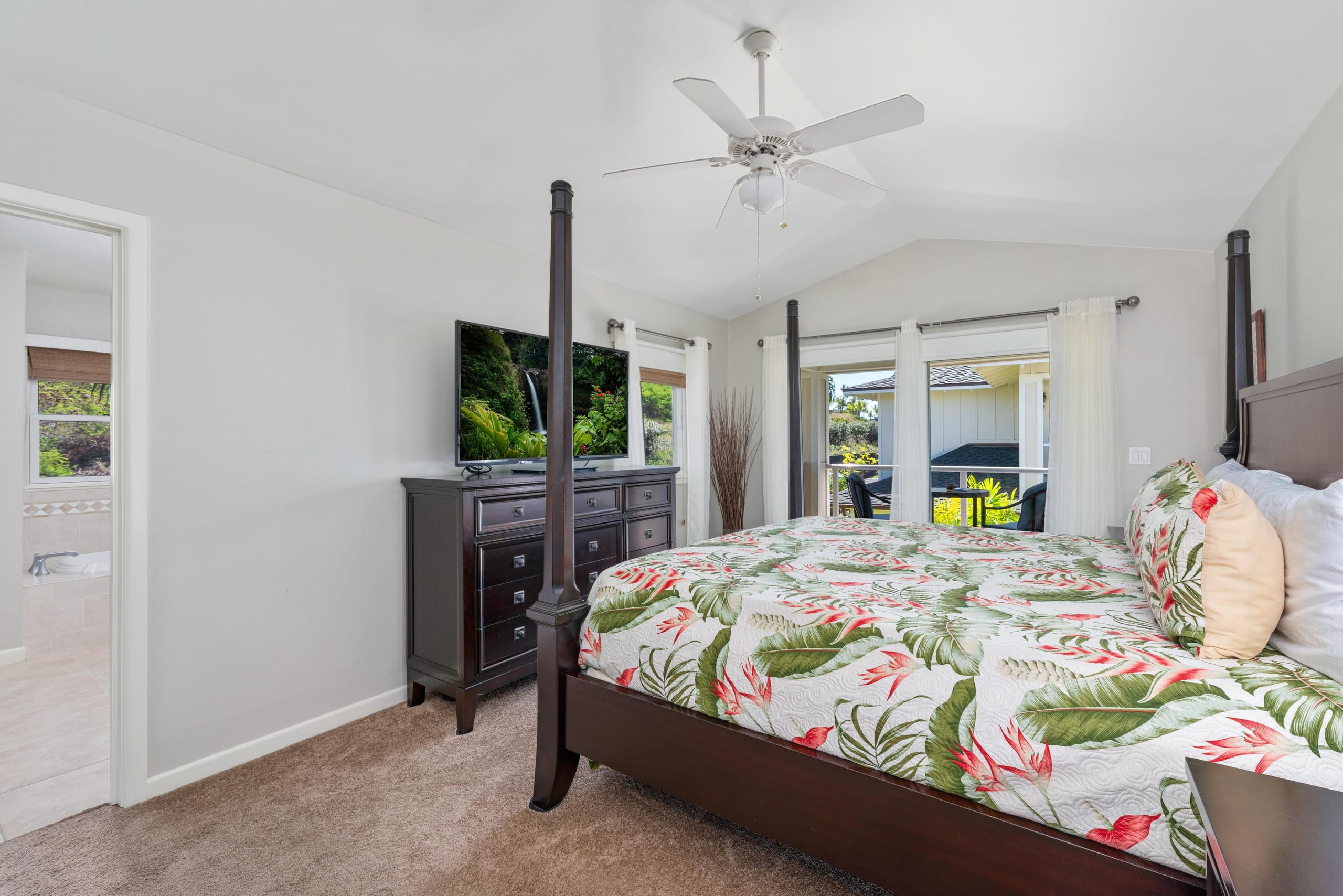 Townhouse in Kailua-Kona · ★4.77 · 3 bedrooms · 4 beds · 3 baths - Image 14