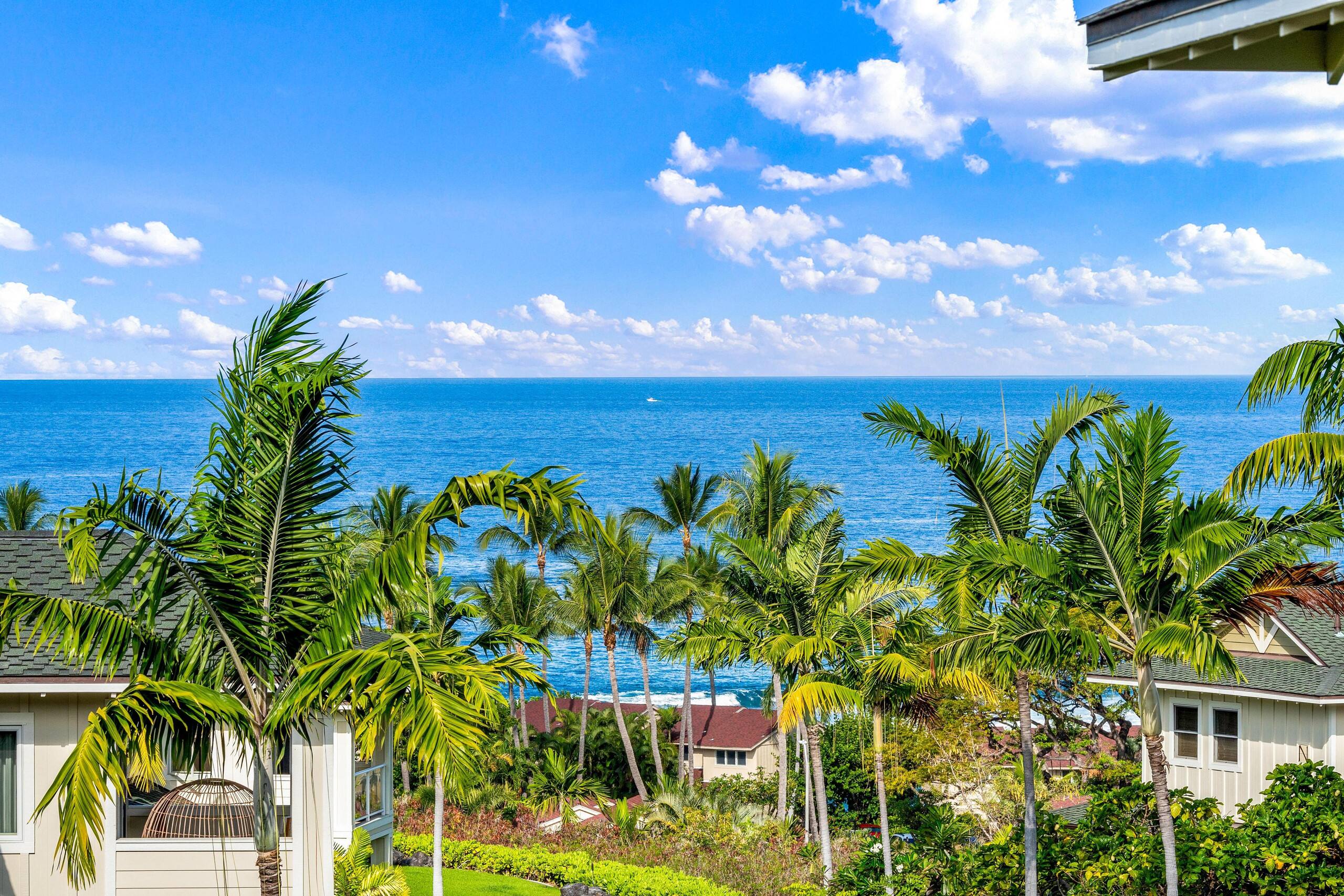Townhouse in Kailua-Kona · ★4.77 · 3 bedrooms · 4 beds · 3 baths - Image 45
