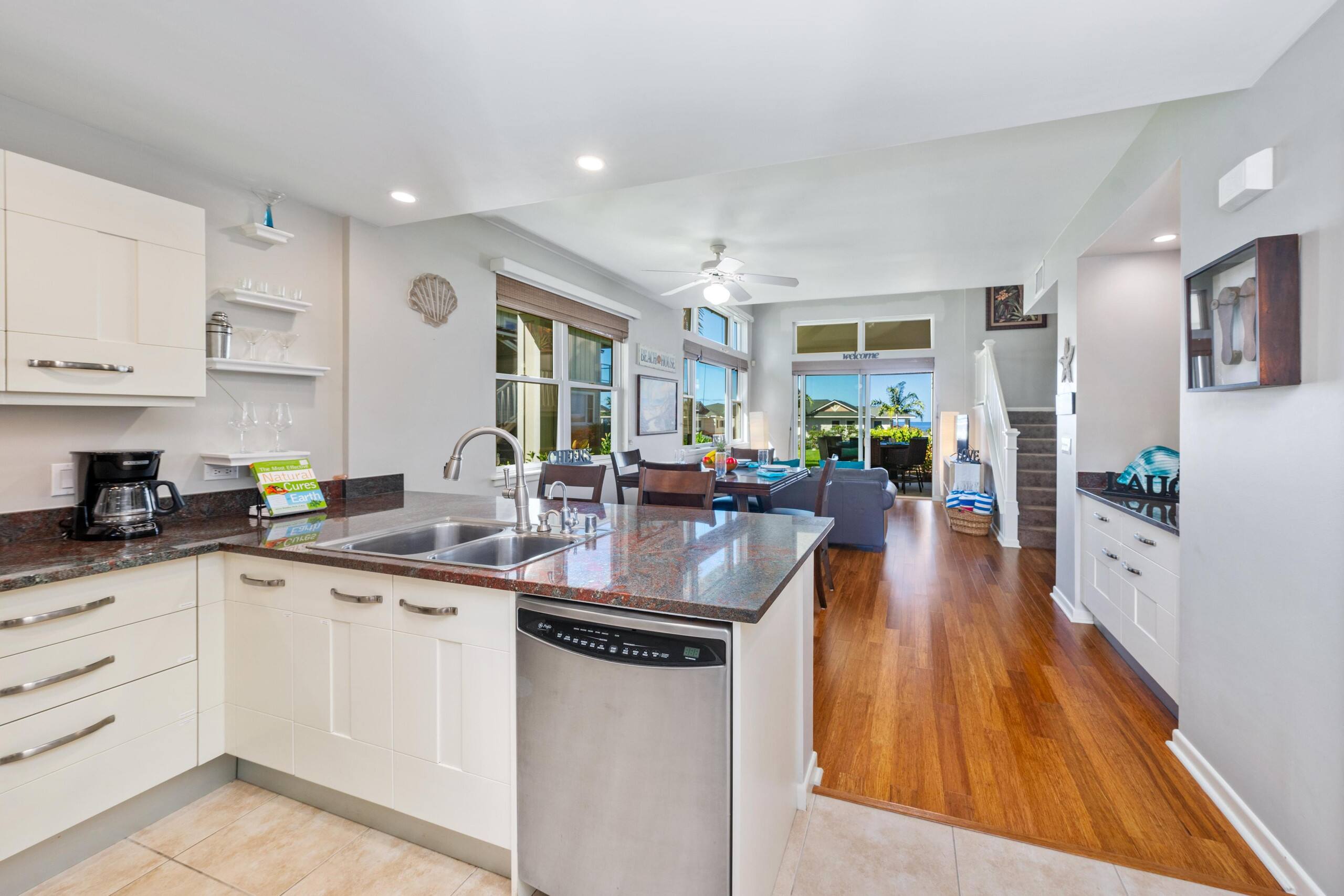 Townhouse in Kailua-Kona · ★4.77 · 3 bedrooms · 4 beds · 3 baths - Image 8