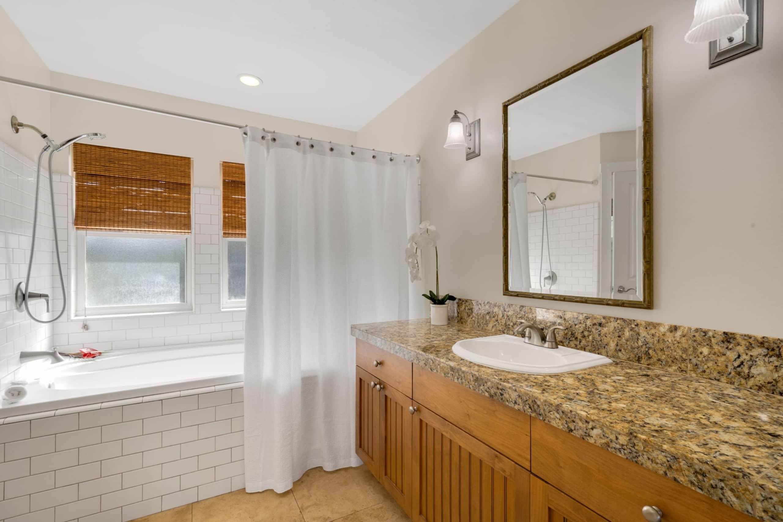 Condo in Princeville · ★4.93 · 3 bedrooms · 5 beds · 3 baths - Image 25