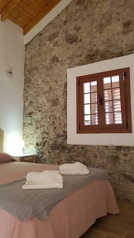 Henrypole managed Airbnb listing 2