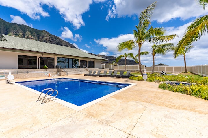 Aloha Breeze by AvantStay | Ocean View + Game Room - Houses for