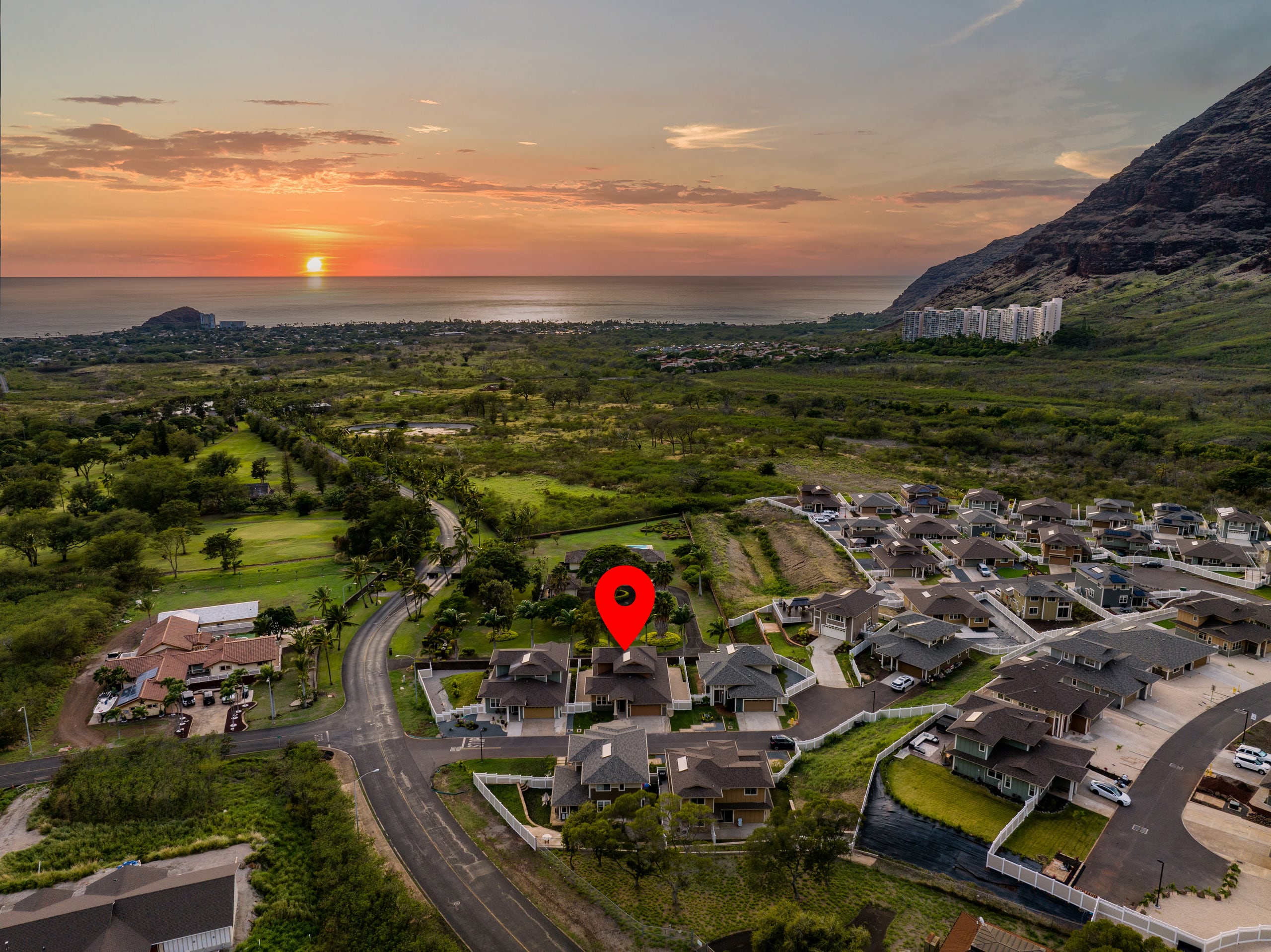 Home in Waianae · ★4.88 · 4 bedrooms · 8 beds · 2.5 private baths - Image 2