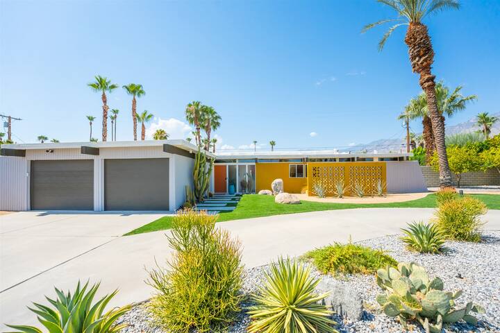 Palms To Pines managed Airbnb listing 3