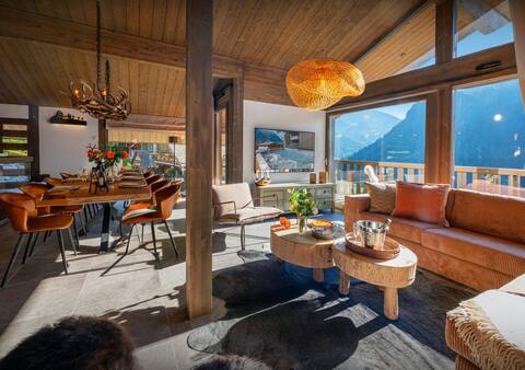 Mountain stay for 6 with hot tub