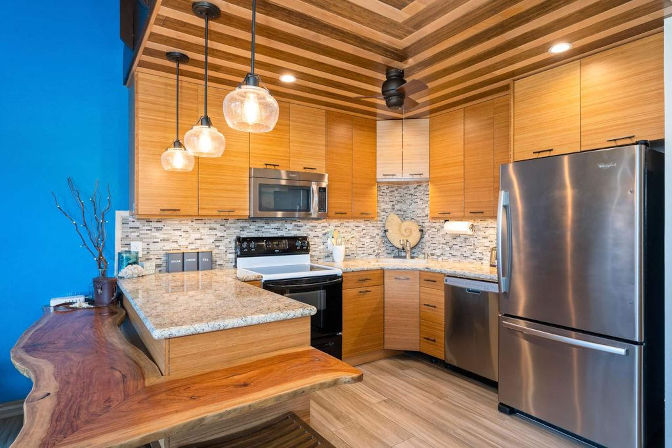 Beautiful Ocean View Remodel I Luana Kai B306 - Image 7