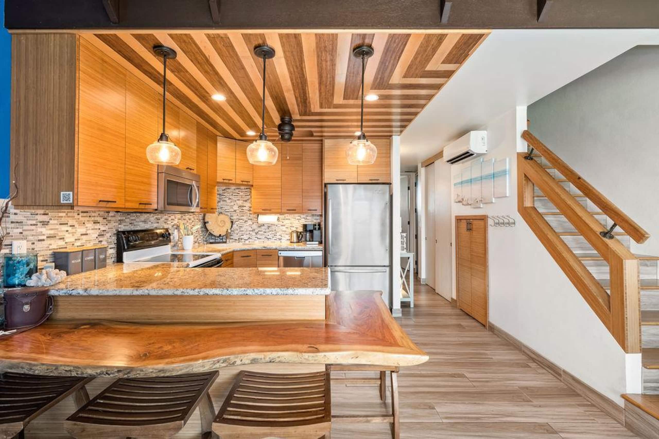 Beautiful Ocean View Remodel I Luana Kai B306 - Image 10