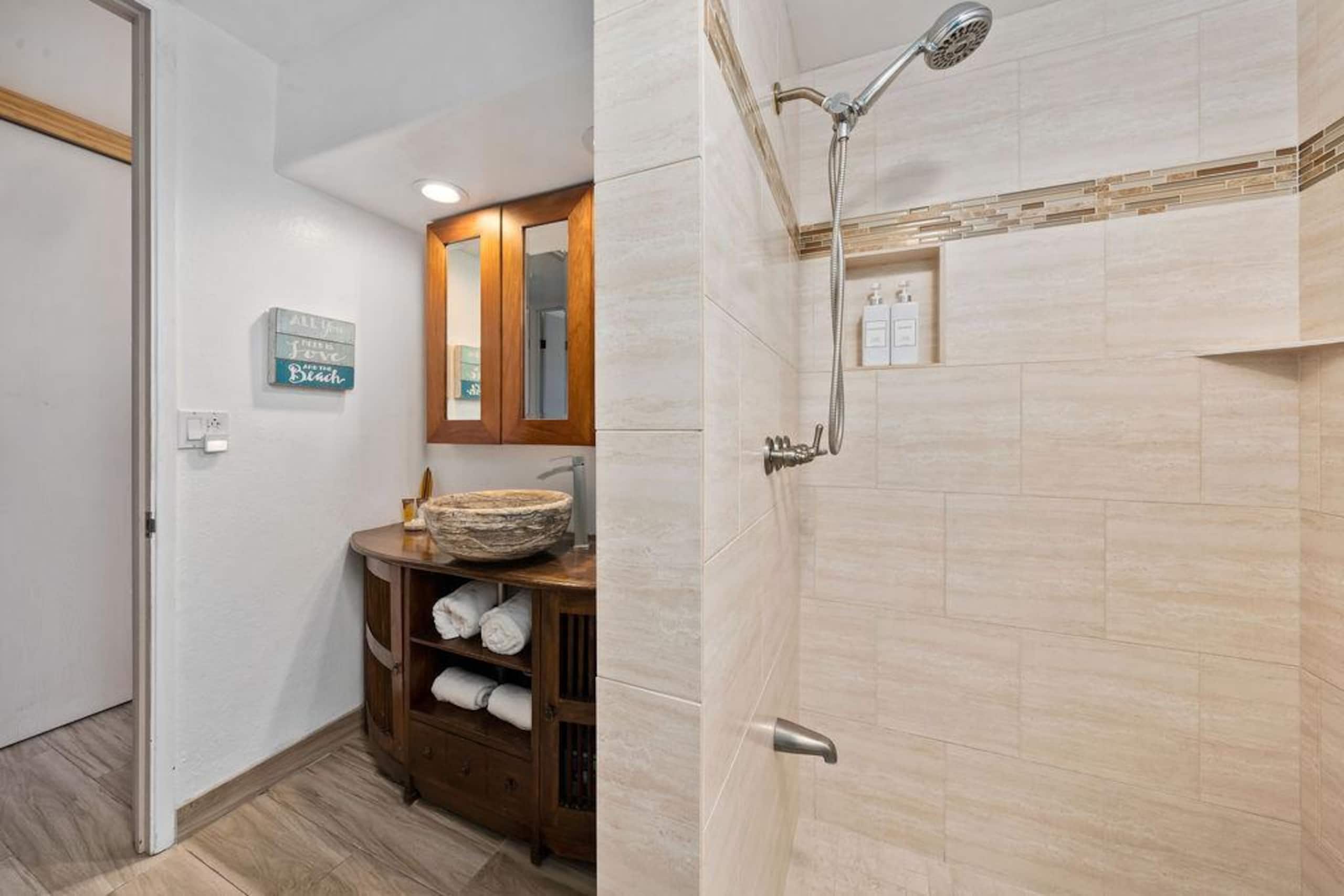 Beautiful Ocean View Remodel I Luana Kai B306 - Image 22