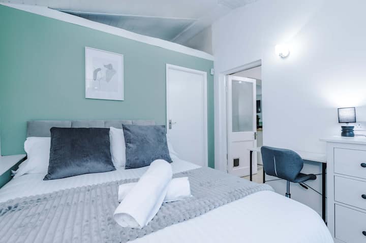 El dormitorio 4 se beneficia de una cama doble.