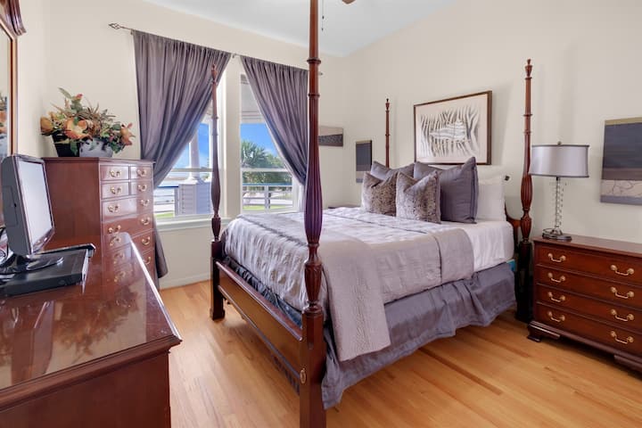 Dormitorio queen en el piso principal