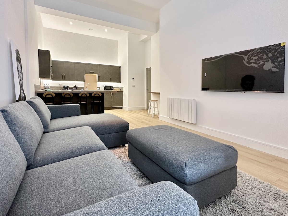 Popular Airbnb listing: Fountains Court in Clifton Without