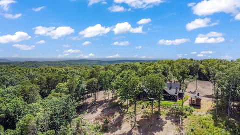 Pet Friendly/ Views/ Hot Tub / Game Room, Sauna