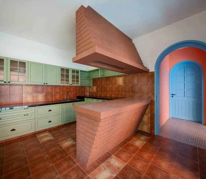 Full kitchen image 1