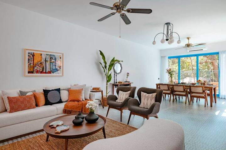 Living room image 3