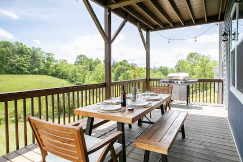 Serene Luxury Retreat| Hot Tub|Views