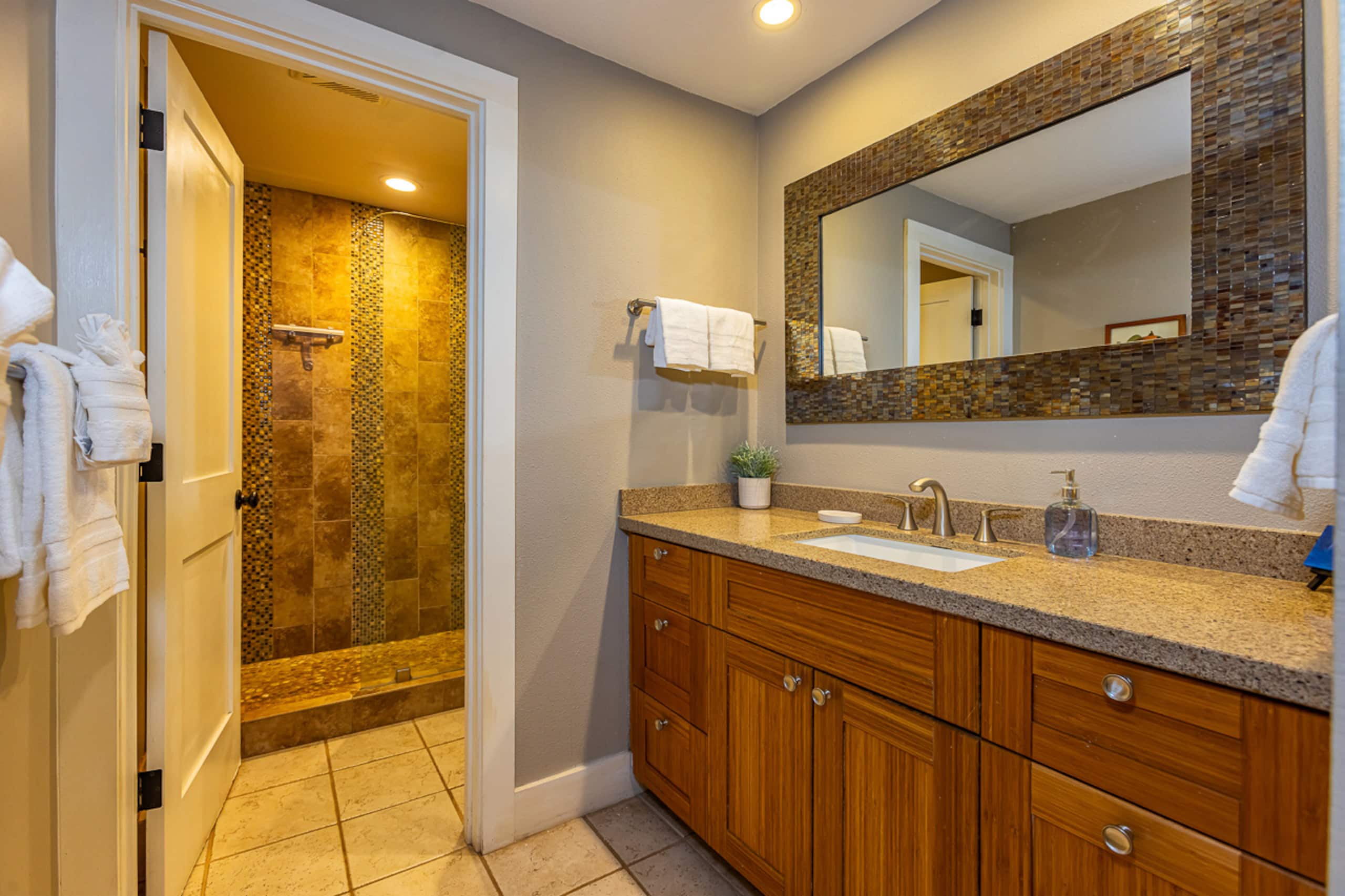 Condo in Kihei · ★4.6 · 2 bedrooms · 2 beds · 2 shared baths - Image 23