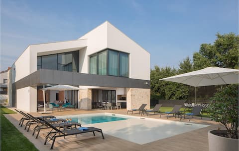 Villa Eden