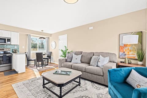 New Cozy Lower Flat in Roseville