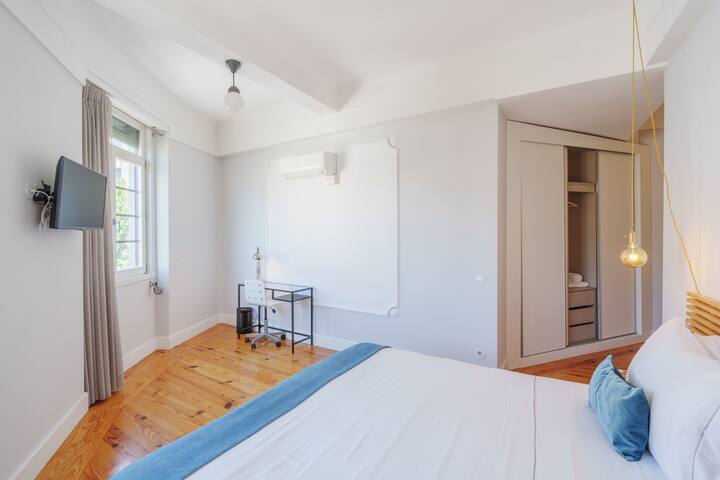 Feel Porto Downtown Art Tile gallery image 3