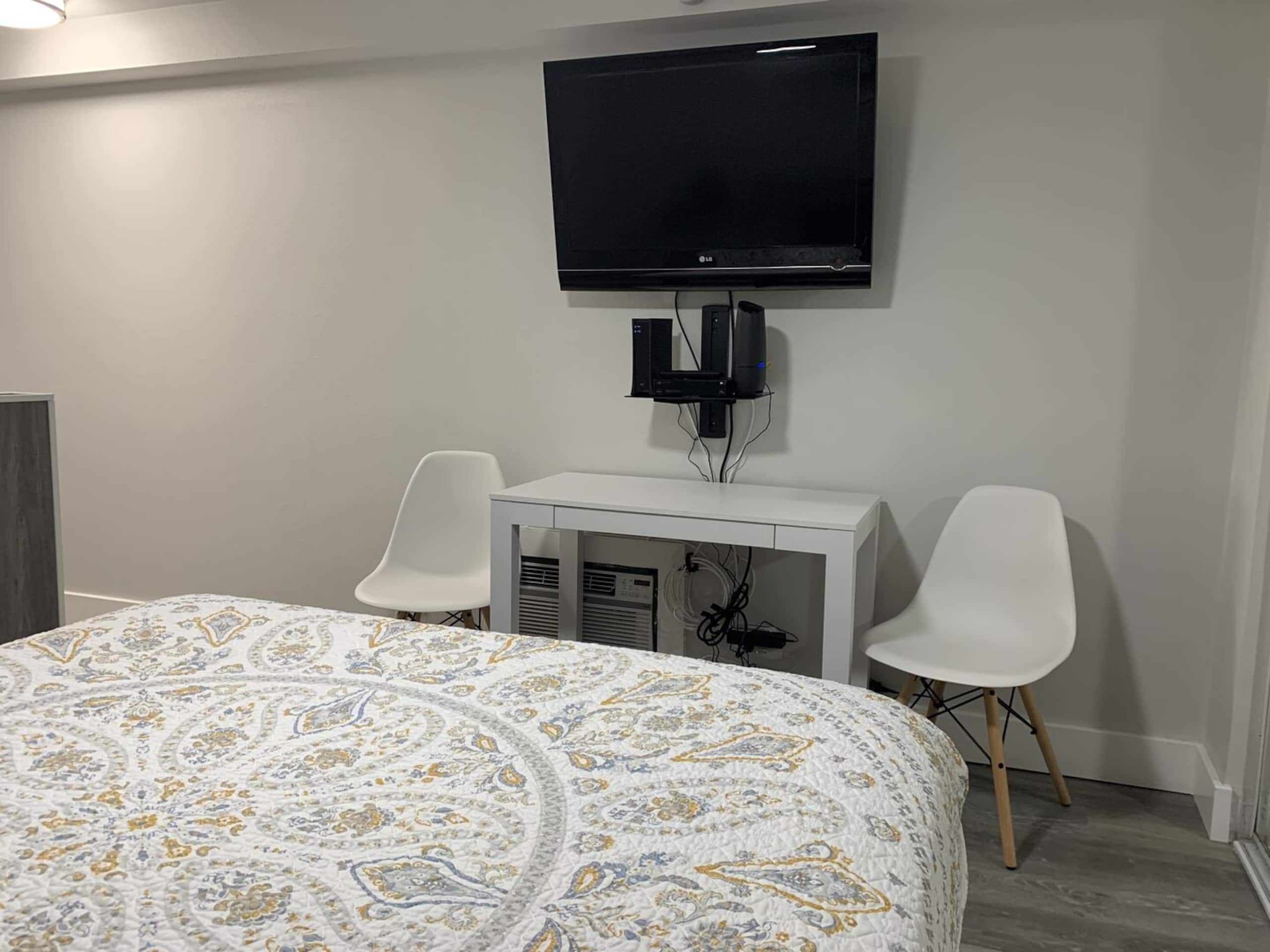 Condo in Honolulu · ★4.59 · 1 bedroom · 1 bed · 1 bath - Image 3