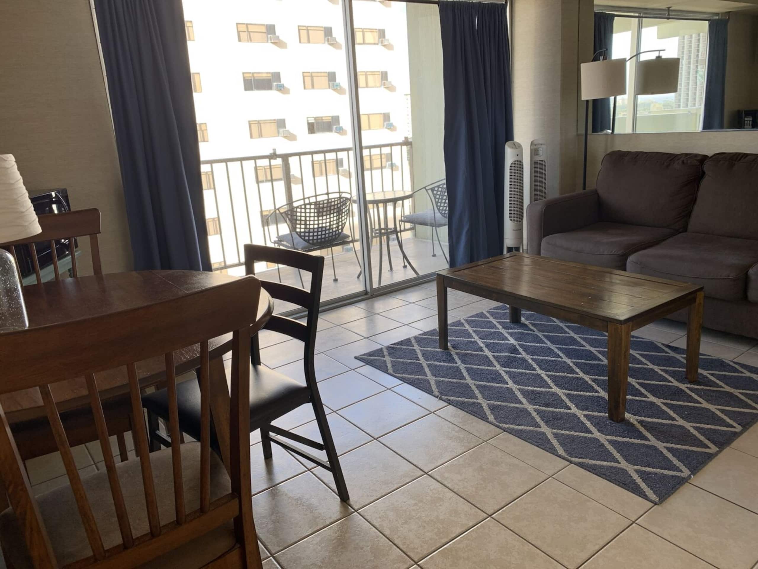 Condo in Honolulu · ★4.7 · 1 bedroom · 2 beds · 1 private bath - Image 1