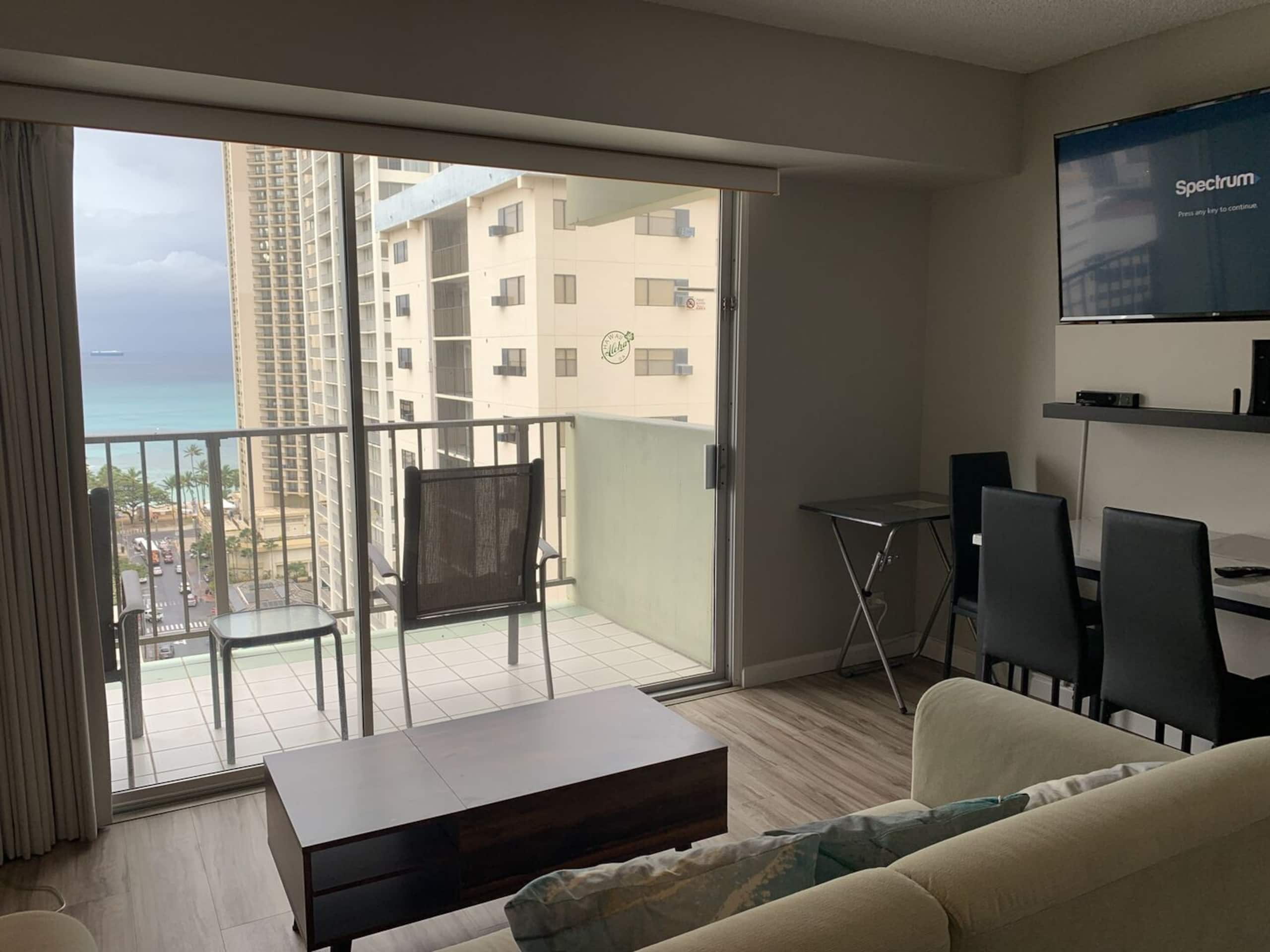 Condo in Honolulu · ★4.87 · 1 bedroom · 1 bed · 1 private bath - Image 18