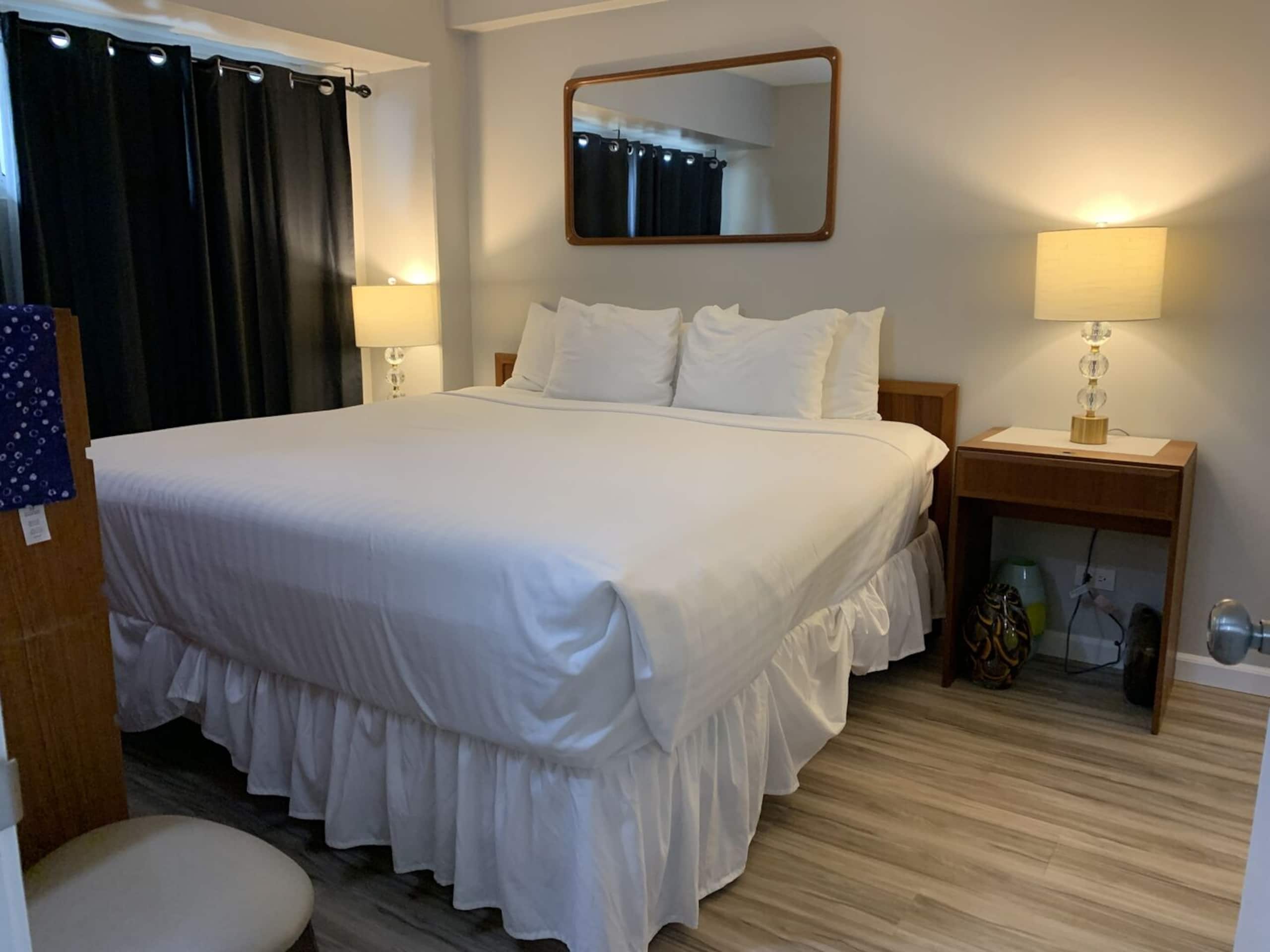 Condo in Honolulu · ★4.87 · 1 bedroom · 1 bed · 1 private bath - Image 4