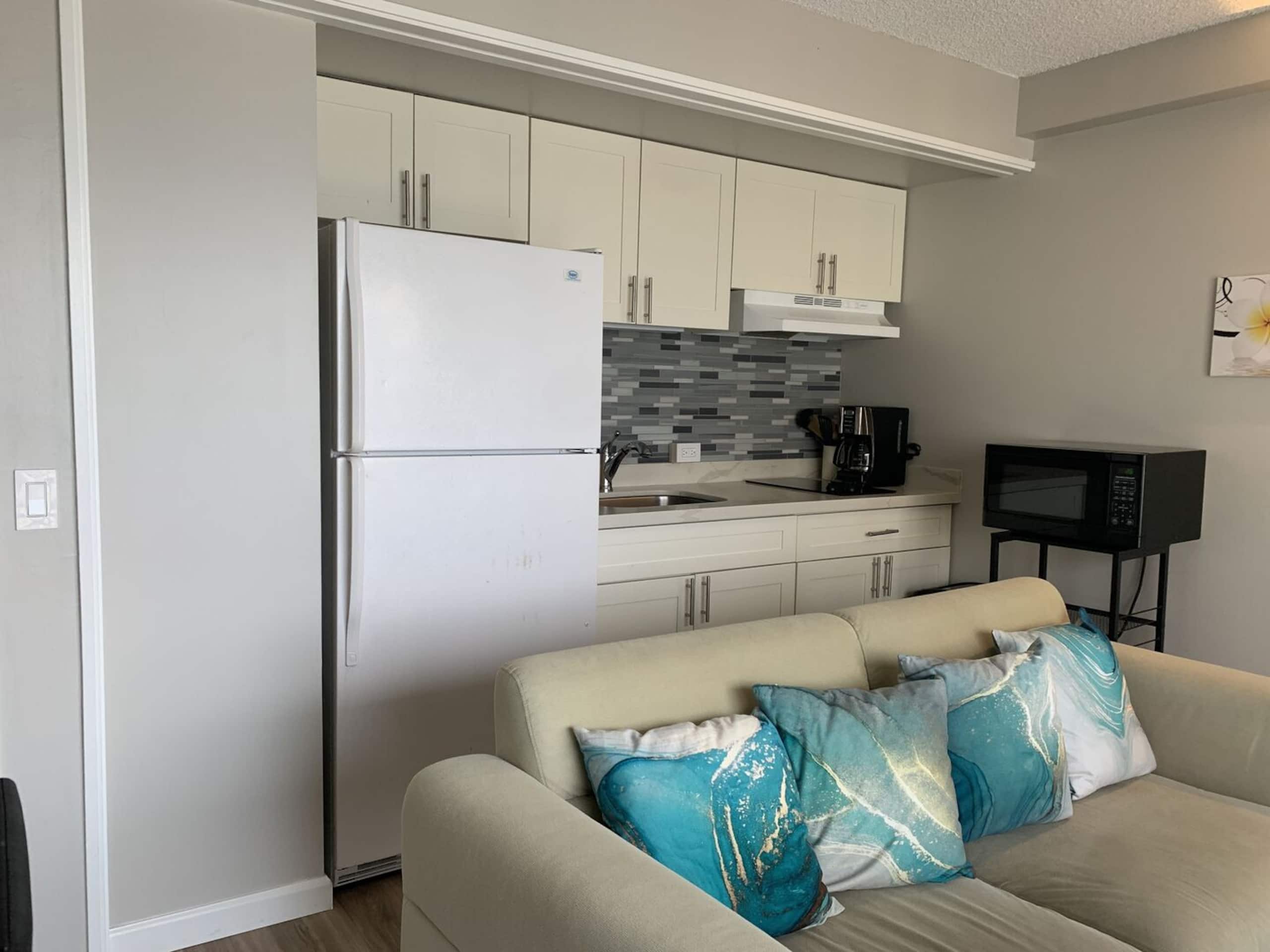 Condo in Honolulu · ★4.87 · 1 bedroom · 1 bed · 1 private bath - Image 15