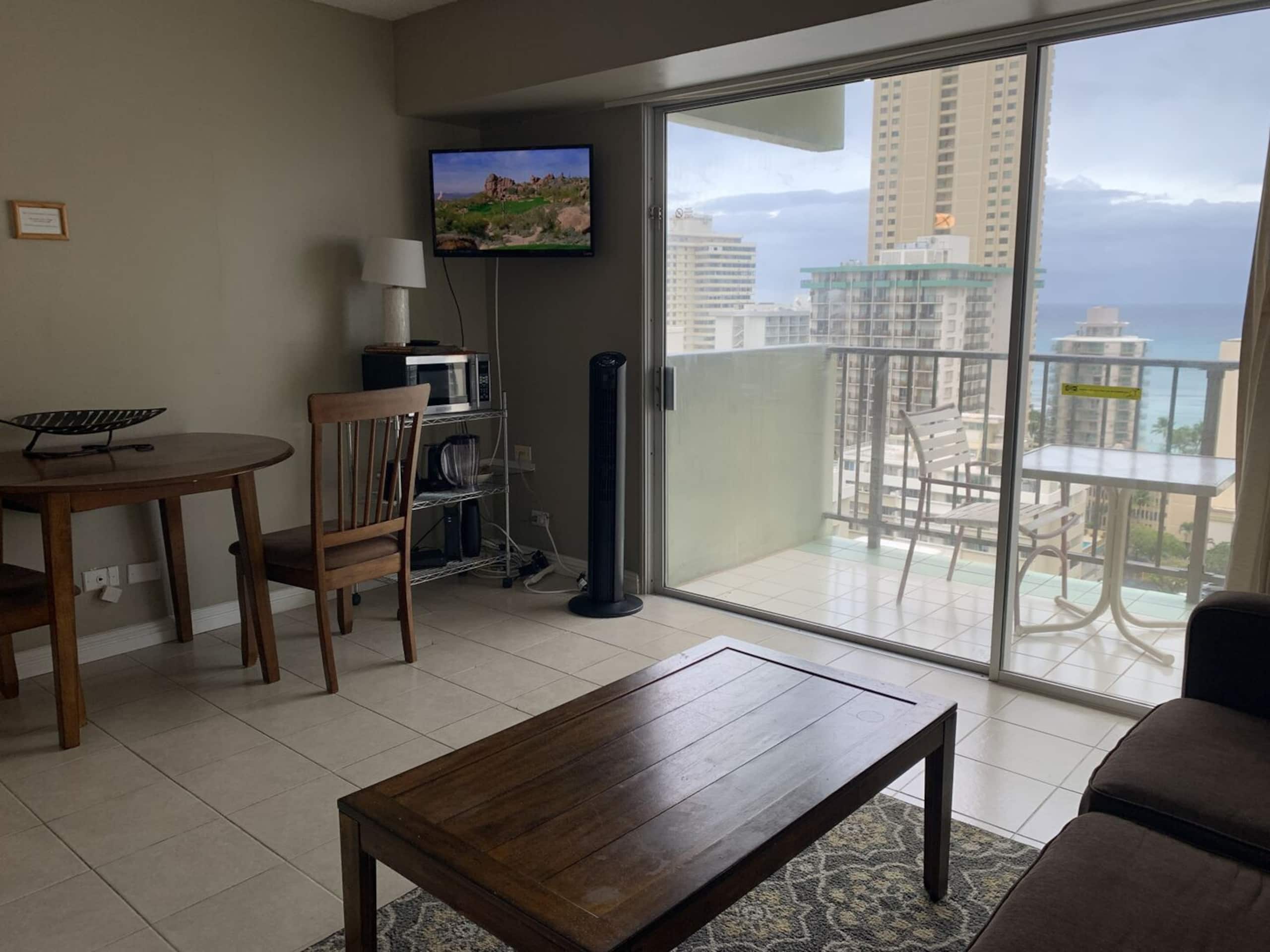Condo in Honolulu · ★4.5 · 1 bedroom · 2 beds · 1 private bath - Image 5