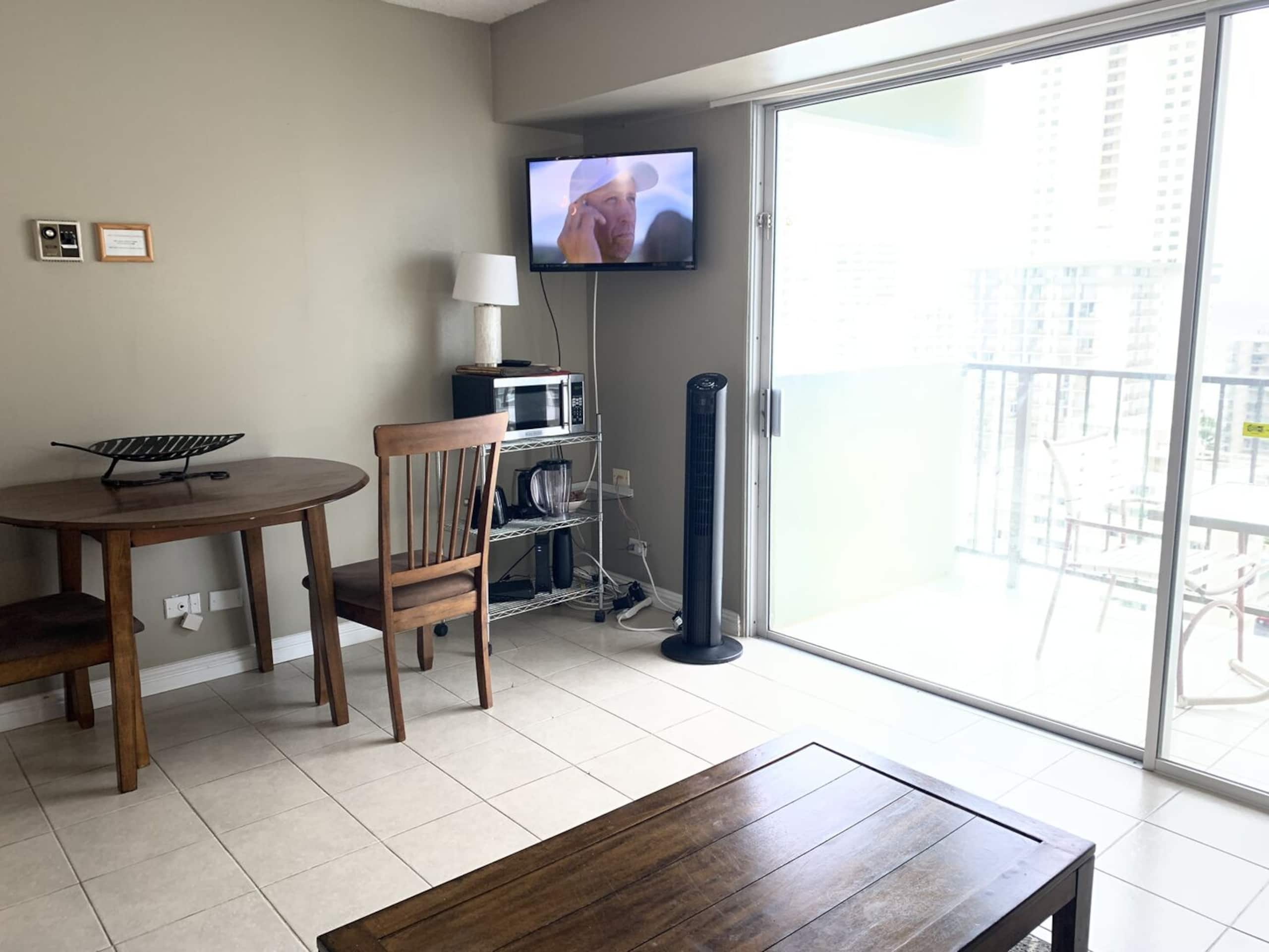 Condo in Honolulu · ★4.5 · 1 bedroom · 2 beds · 1 private bath - Image 6