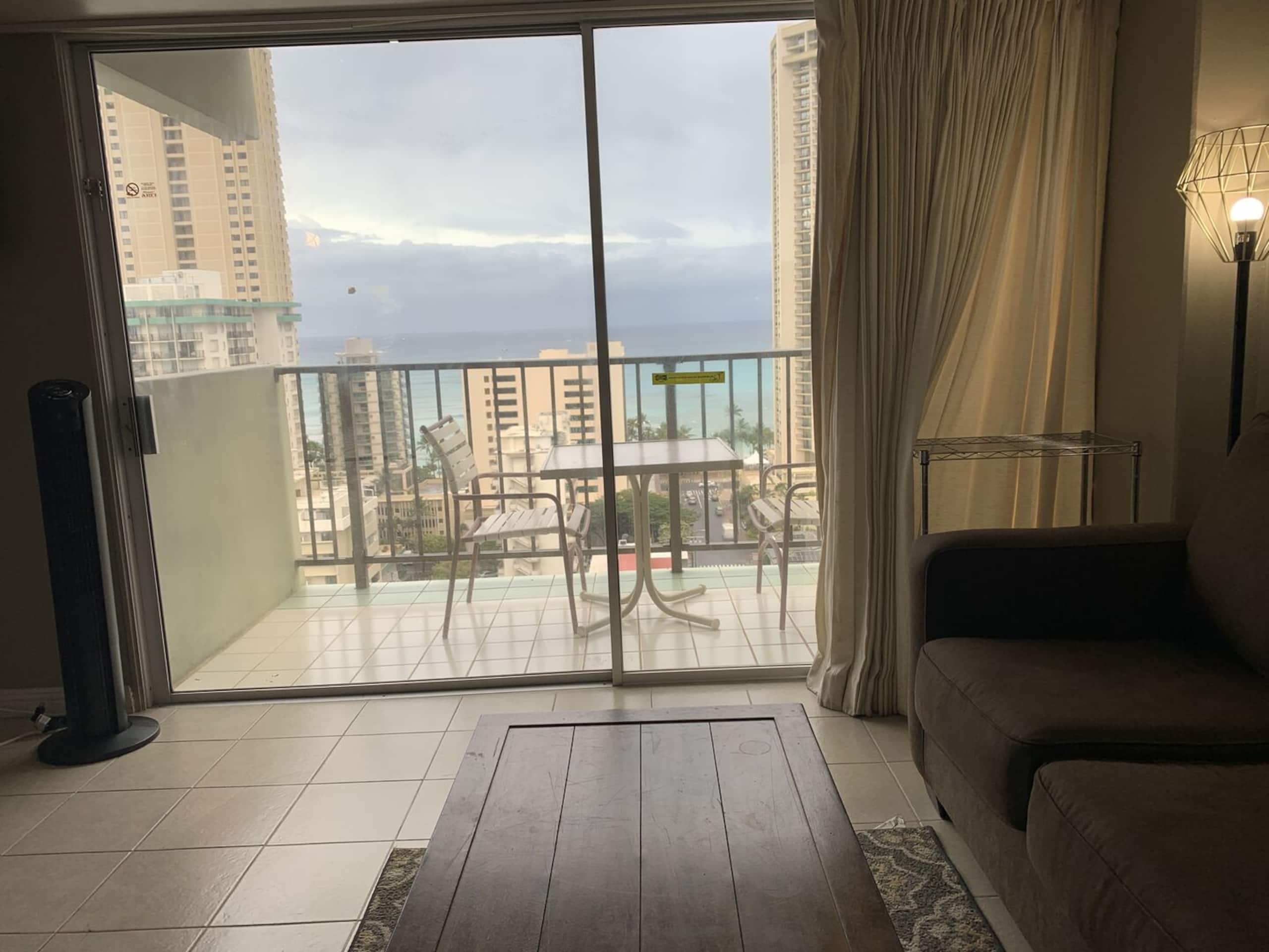 Condo in Honolulu · ★4.5 · 1 bedroom · 2 beds · 1 private bath - Image 4