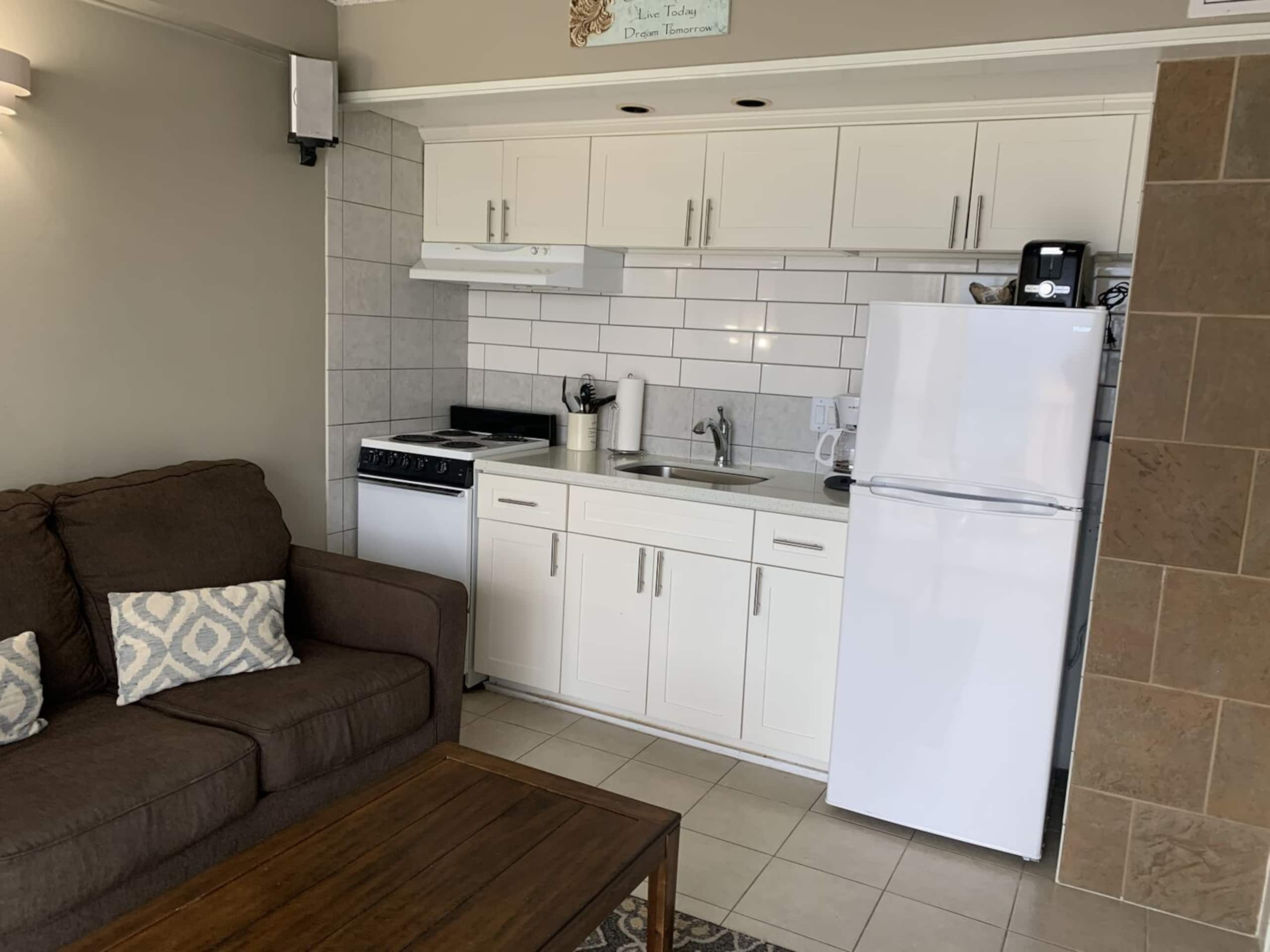Condo in Honolulu · ★4.5 · 1 bedroom · 2 beds · 1 private bath - Image 3