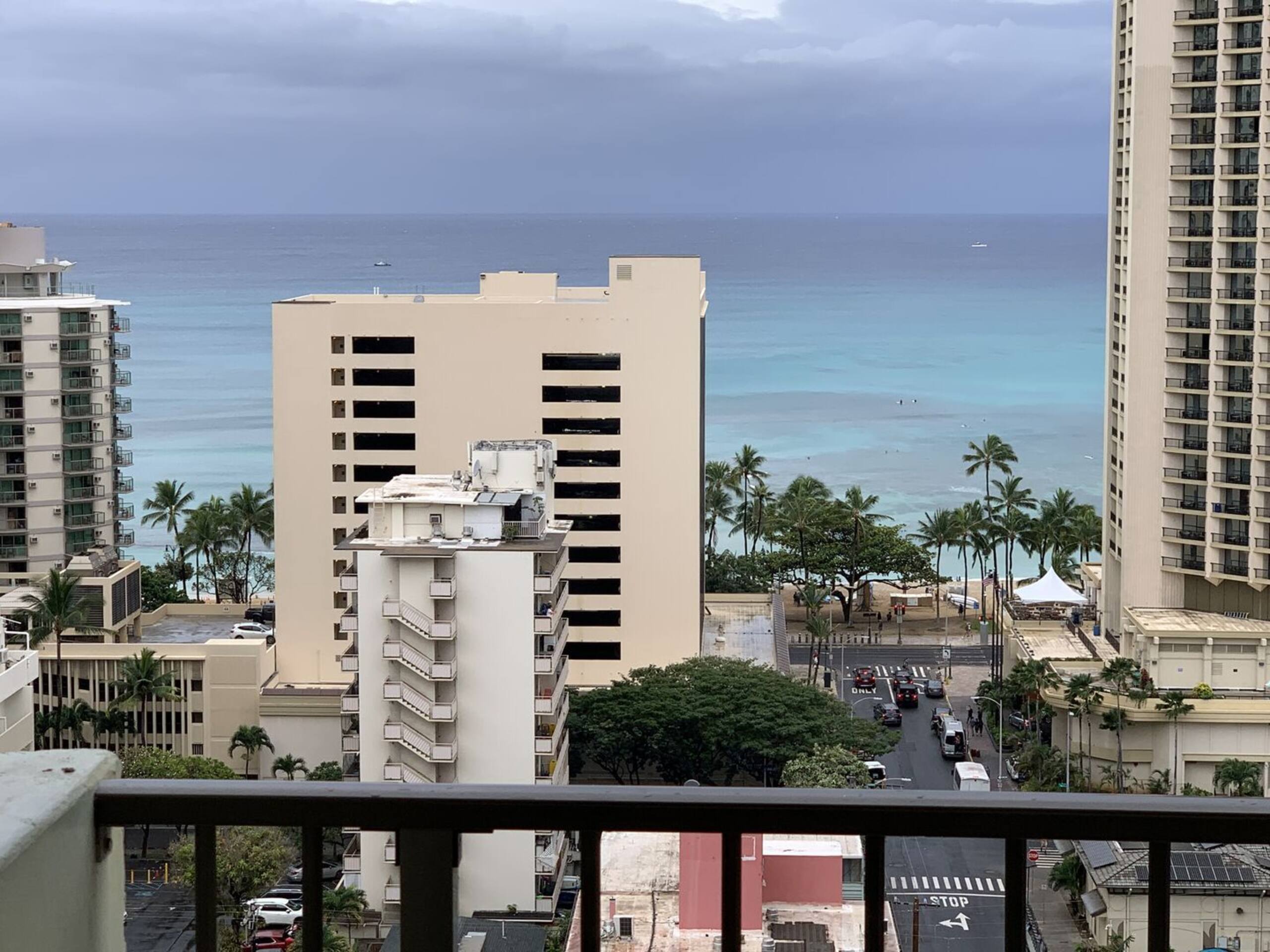 Condo in Honolulu · ★4.5 · 1 bedroom · 2 beds · 1 private bath - Image 12