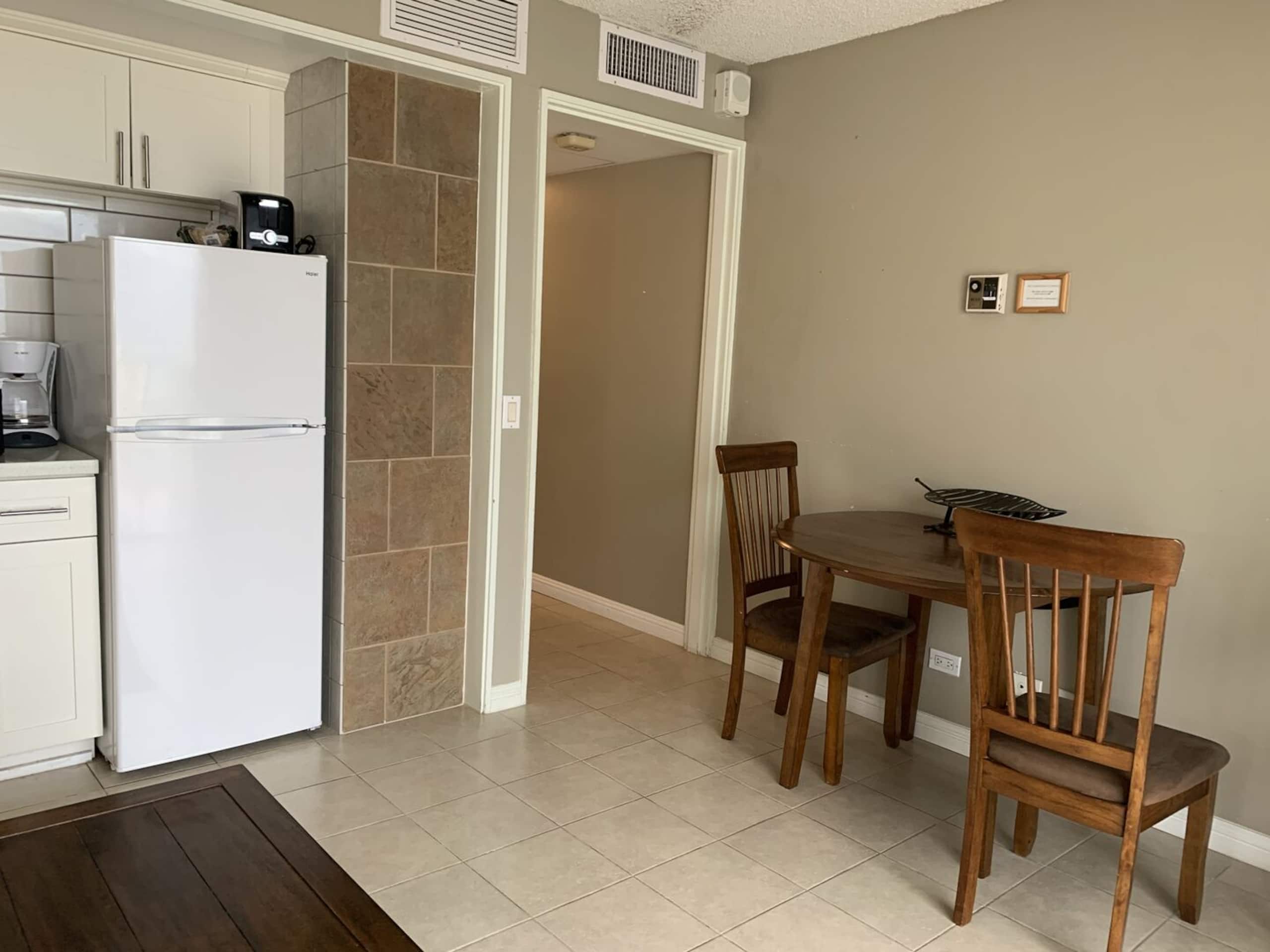 Condo in Honolulu · ★4.5 · 1 bedroom · 2 beds · 1 private bath - Image 7