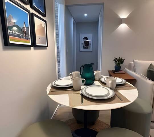 Copacabana New Stylish Apt, Beach Block, Sleeps 6 gallery image 4