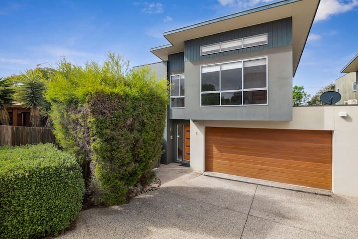 Anderson Central Torquay 2/31