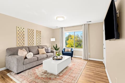 Charming New Unit in the Heart of Roseville