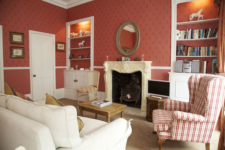 Classically furnished 2 bed in Pimlico