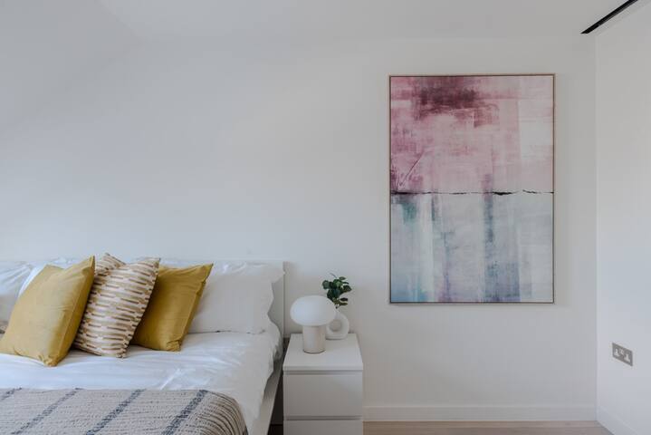 Hollen at Six – Soho – by Frankie gallery image 3