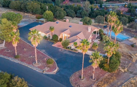 Spanish Villa w/ Pool