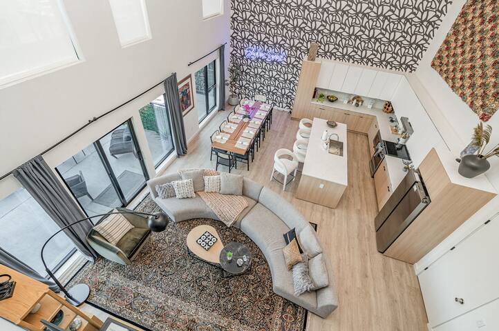 Hyve – Skyline Social – Pool & Gym