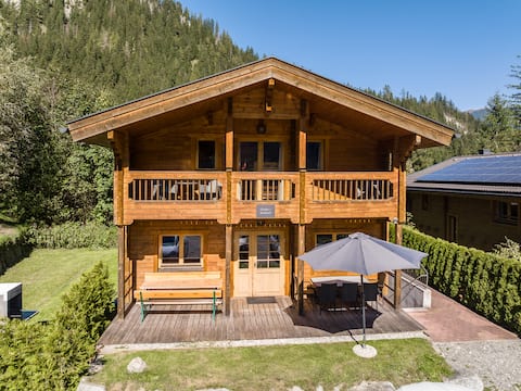 Top performing Airbnb: Typical Austrian chalet with sauna & nice view in Krimml