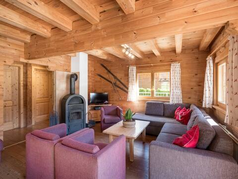 Popular Airbnb listing: Primeval wood chalet with private wellness and t in Krimml