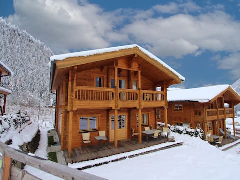 Beliebte Airbnb-Anzeige: Primeval wood chalet with private wellness and t in Krimml