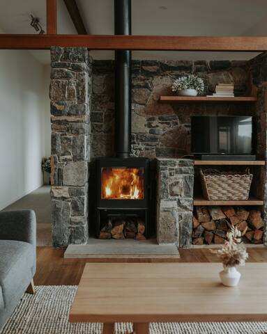 Eco Waterfront Seclusion – Carlton Bluff House gallery image 3