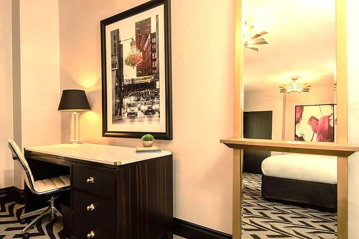 Chic Retreat, Unforgettable Stay, 2 Modern Suites! gallery image 2