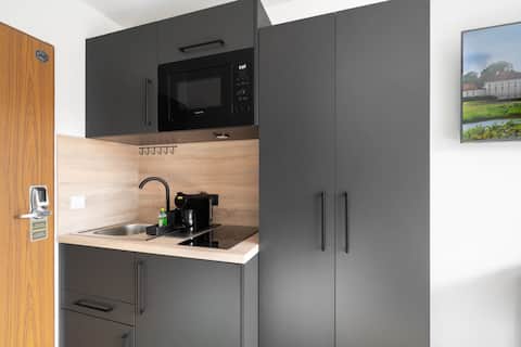 Leistungsstarkes Airbnb: Homaris Munich Laim - Apartment for 3 with balcony in St. Ulrich
